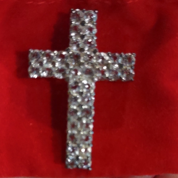 White Topaz Cross Pendant Set In Sterling Silver - Picture 2 of 9